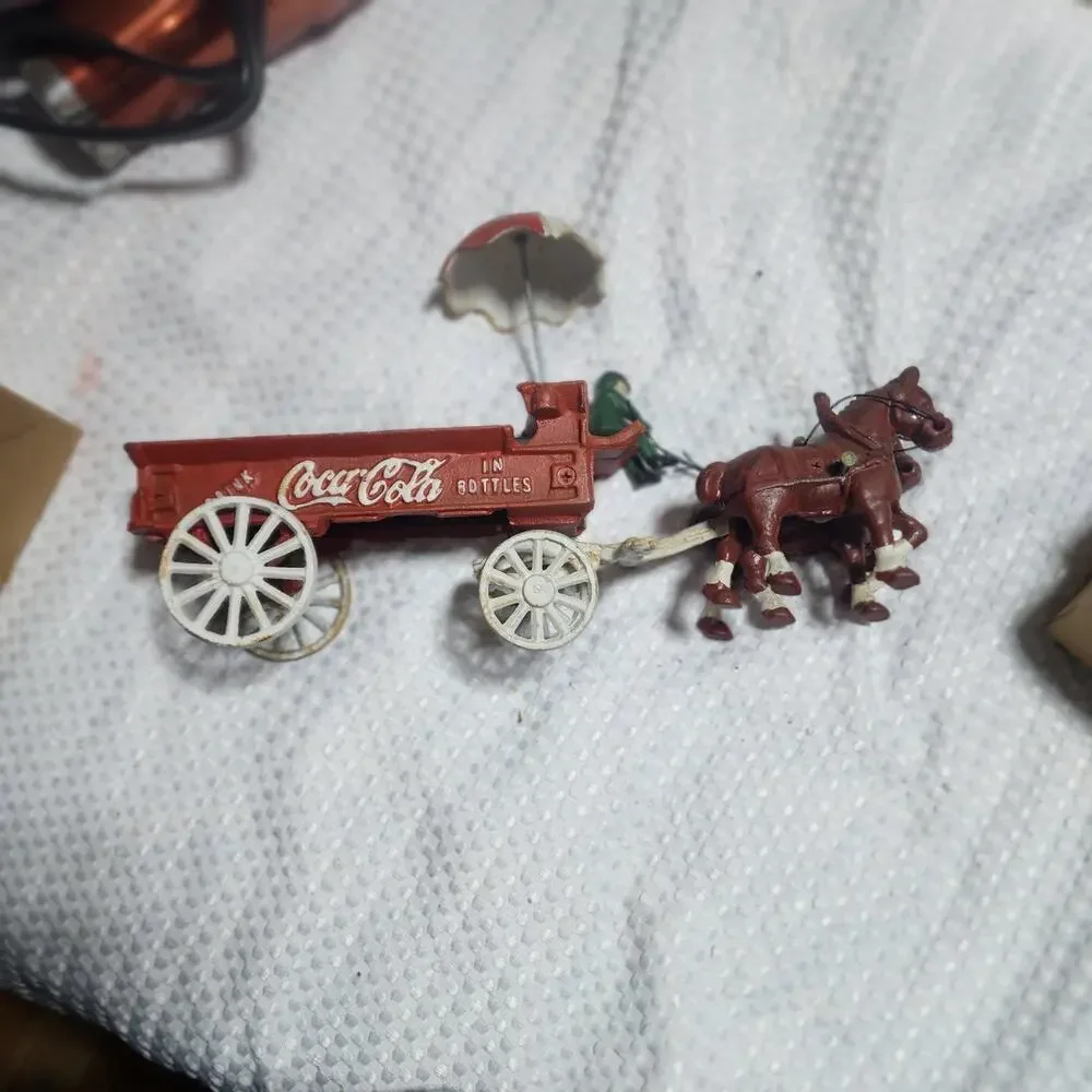 COCA COLA VINTAGE EUC CAST IRON HORSE DRAWN WAGON WITH UMBRELLA & Access